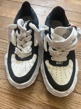 Kids Black and White Sneakers — Cushioned Lace-Up Trainers